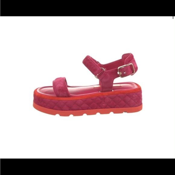 •	Chanel Suede Sandals
	•	From the 2022 Collection 
       •Pink red suede - Picture 1 of 3
